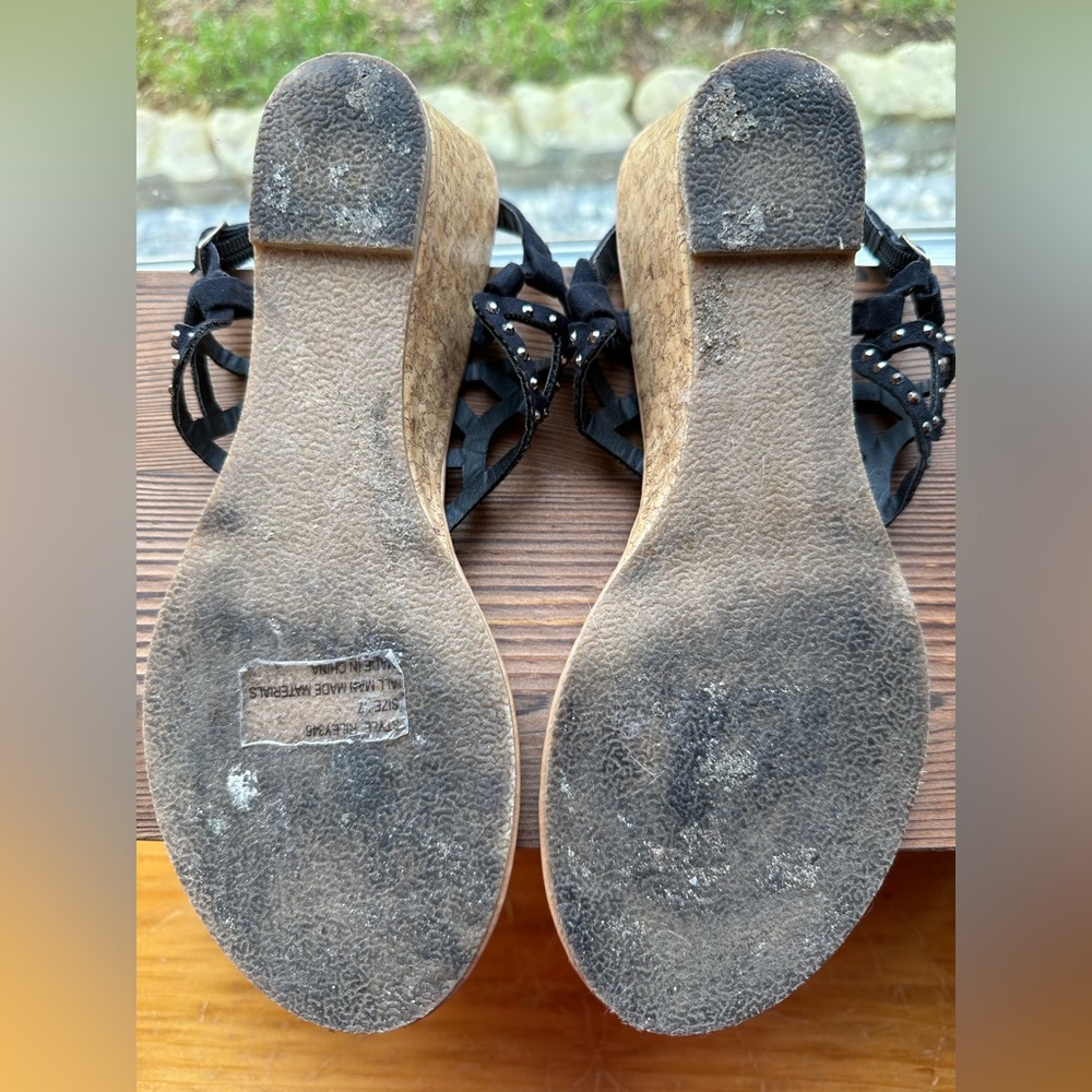 Heels - Picture 2 of 6